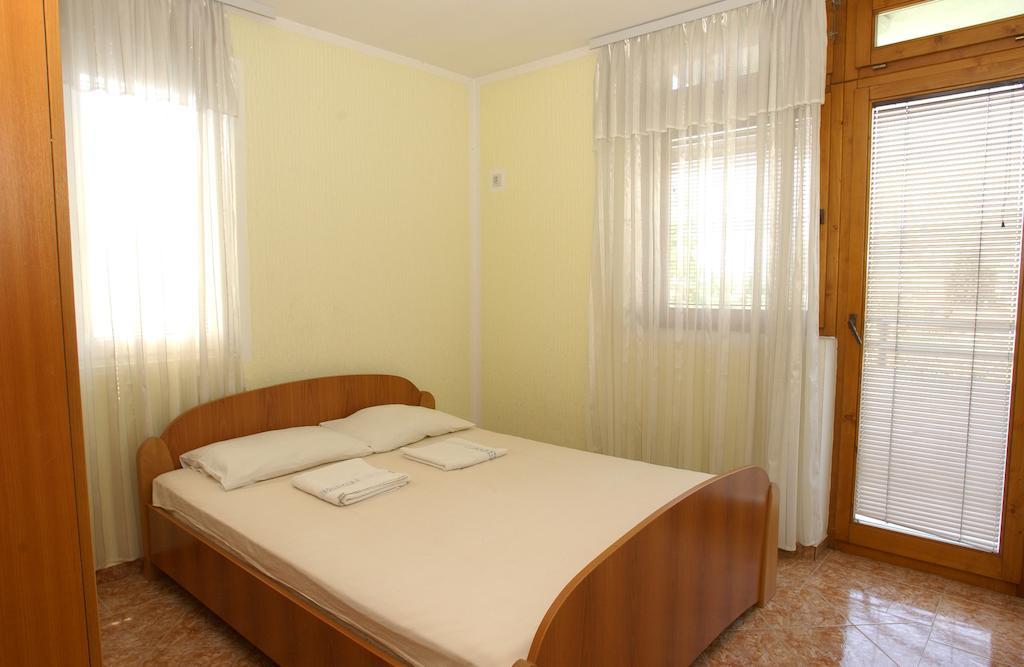 Rooms & Apartments Anka Bar Habitación foto